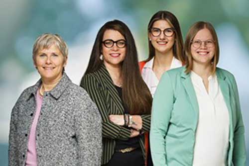 Vier Frauen auf einem Foto für die Nationalratswahlen 2023