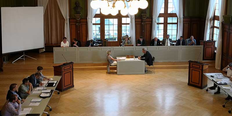 Parlamentssitzung im Rathaussaal von Weinfelden
